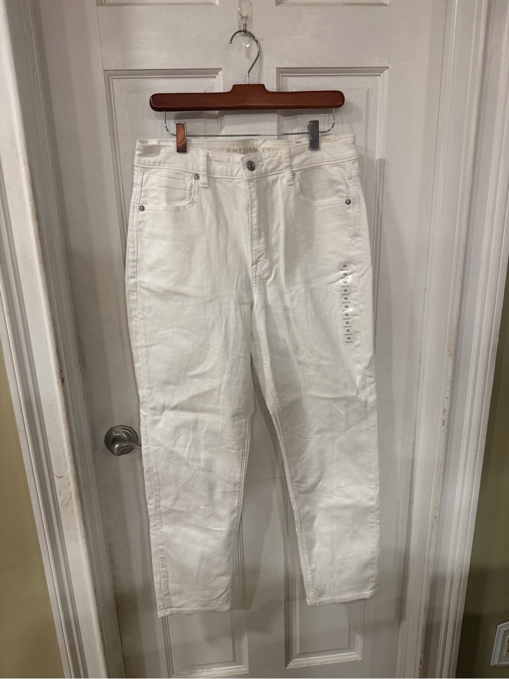 American Eagle white mom jeans